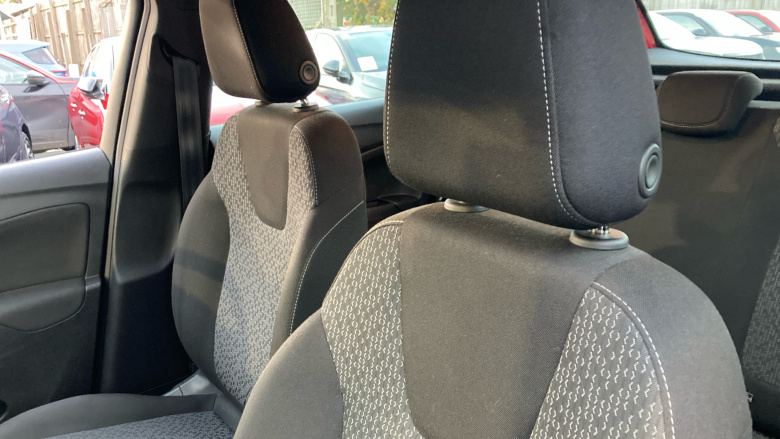 Vauxhall Crossland 1.2 Design 5dr Petrol Hatchback